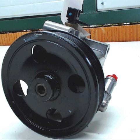 2S413A696AA Bomba de dirección asistida  comprar en Reus