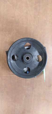 2S413A696AA Bomba de dirección asistida  disponible Utrera