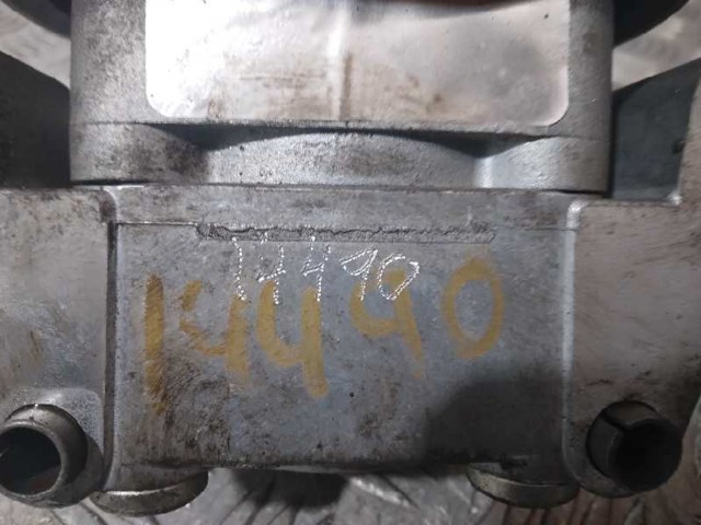 2S413A696AA Bomba de dirección asistida  disponible Burgos