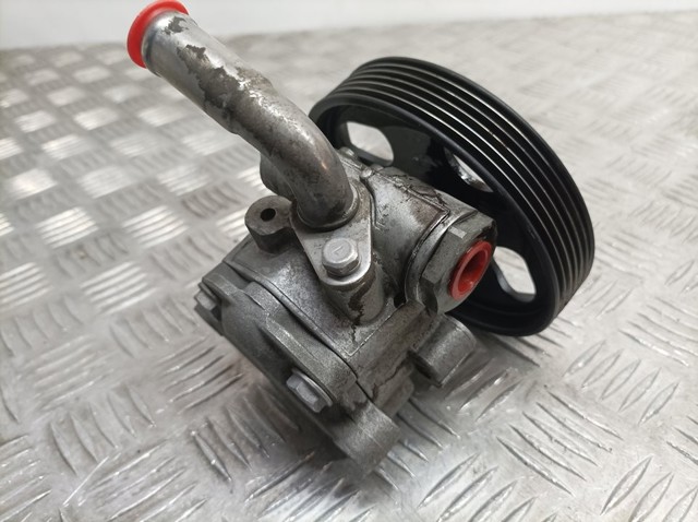 FORD 2S6C3A696DD Bomba de dirección  en stock Valencia
