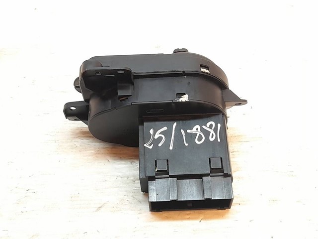 2S6T13A024CB Interruptor de luces en el tablero  disponible Utrera