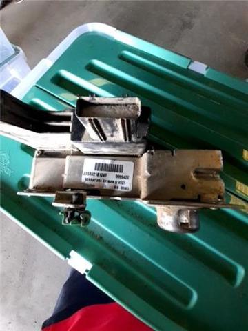 2T1AV21812AF Ford