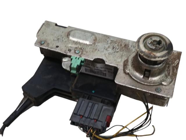 2T1AV21813BG Ford