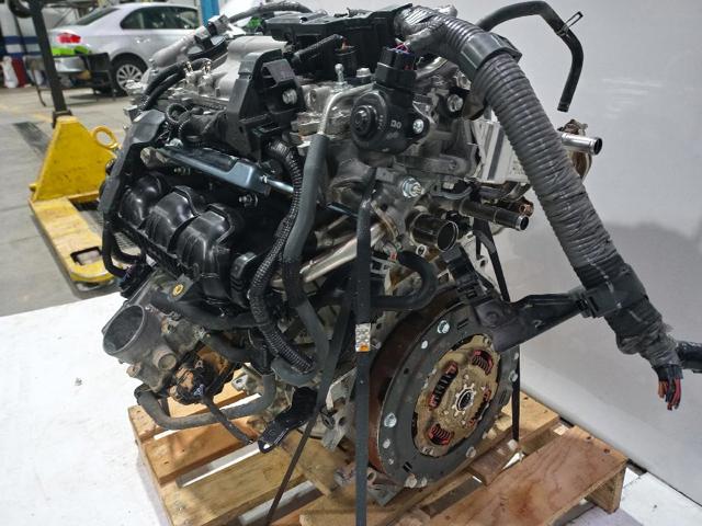 TOYOTA 2ZRFXE Motor completo  en stock Terrassa