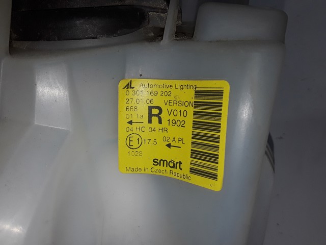 301169202 MERCEDES Faro derecho  disponible Vigo
