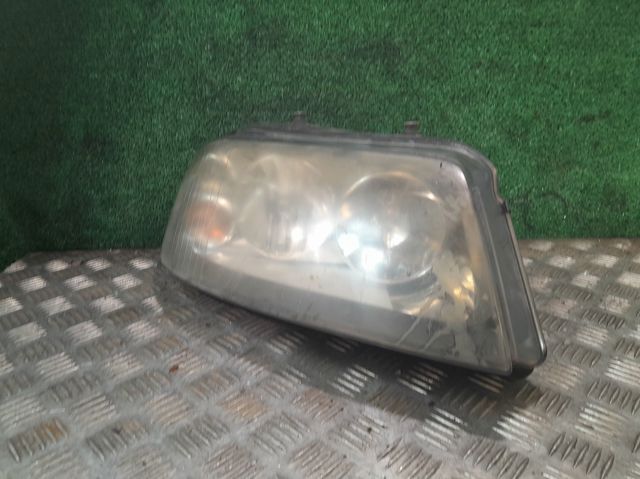 VAG 301182212 Faro derecho comprar Barcelona