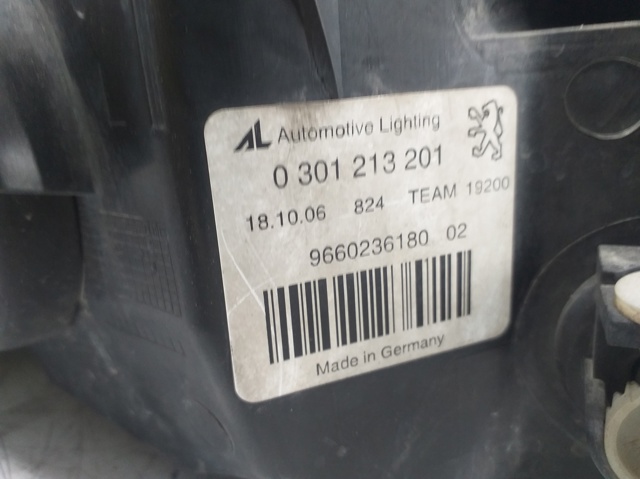 PEUGEOT 301213201 Faro izquierdo  comprar en Albacete