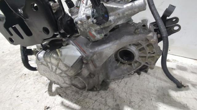 Caja de cambios mecánica, completa Toyota Auris E15