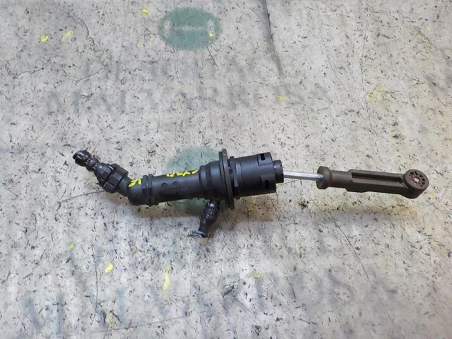 Bomba de embrague Renault Clio  sedán comprar en España
