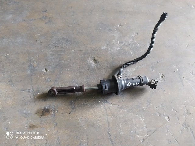 RENAULT 306104118R Cilindro maestro de embrague  disponible España