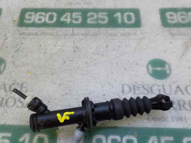 Cilindro maestro de clutch 306105773R RENAULT