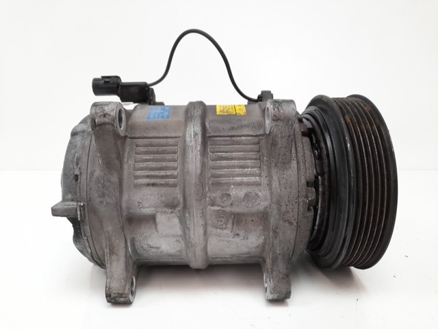 30612618 VOLVO Compresor de aire acondicionado  en stock Huelva