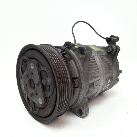 30612618 VOLVO Compresor de aire acondicionado  comprar en Oviedo