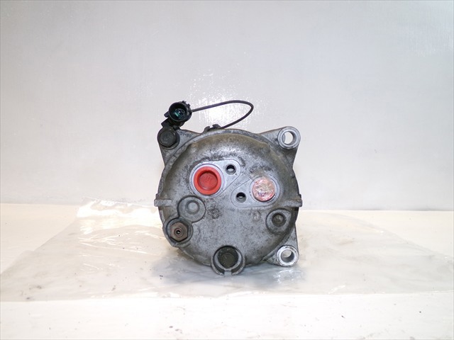 30613408 VOLVO Compresor de aire acondicionado  comprar en Jaén