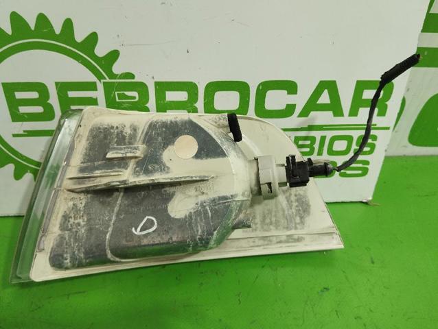 VOLVO 30621832 Piloto intermitente derecho  en stock Terrassa