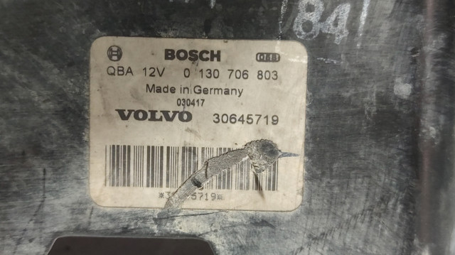 Difusor de radiador, ventilador de refrigeración, condensador del aire acondicionado, completo con motor y rodete 30645719 Volvo