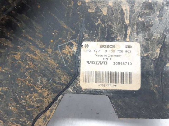 Difusor de radiador, ventilador de refrigeración, condensador del aire acondicionado, completo con motor y rodete 30645719 Volvo