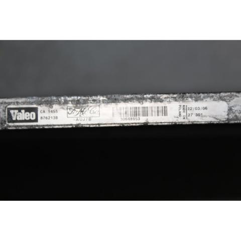 VOLVO 30648953 Condensador de aire acondicionado  disponible Valladolid