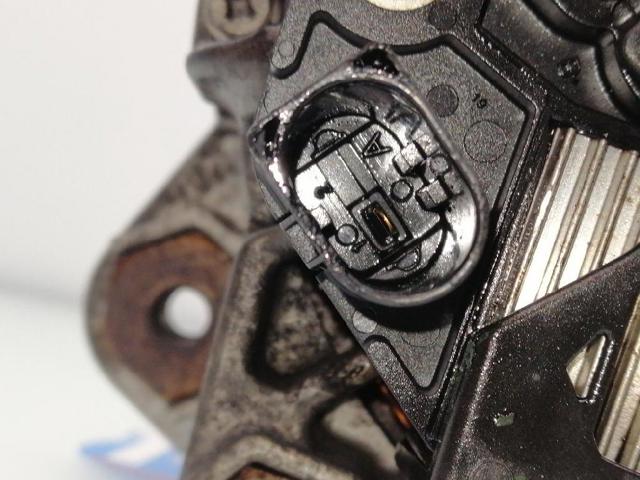 VOLVO 30659580 Alternador  comprar en Albacete