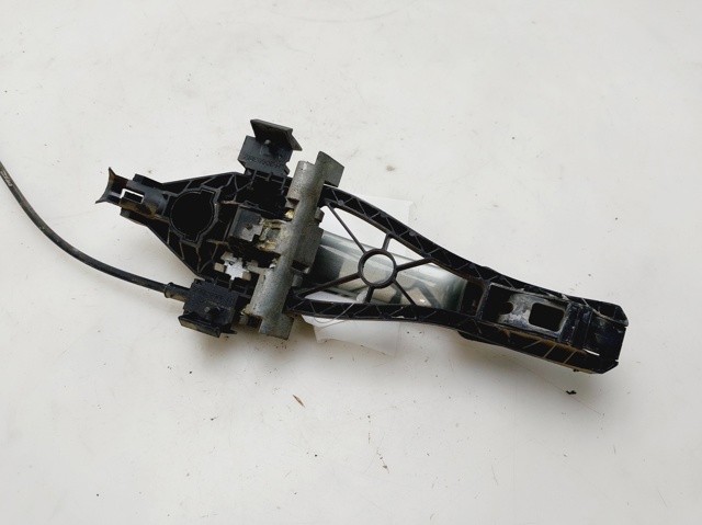 30663866 VOLVO Soporte de manija exterior de puerta delantera derecha  en stock Córdoba