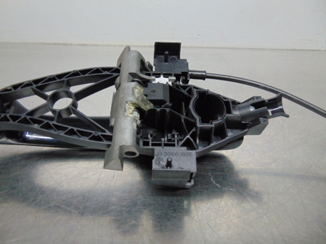 30663866 Soporte de manija exterior de puerta delantera derecha  comprar en Zaragoza