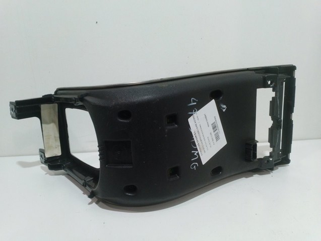 VOLVO 30672565 Embellecedor de la consola central  en stock Valencia