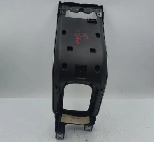 VOLVO 30672565 Embellecedor de la consola central  en stock Terrassa