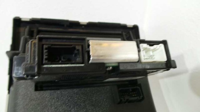 30672565 Embellecedor de la consola central  comprar en Pontevedra
