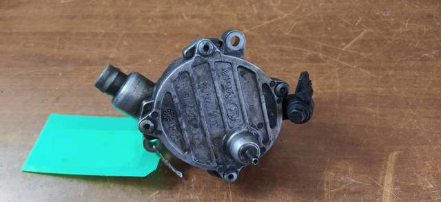 VOLVO 30677904 Bomba de vacío  disponible Valladolid