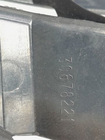 30678221 VOLVO Piloto trasero derecho superior  disponible Vigo