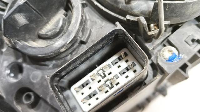 VOLVO 30698873 Faro derecho  en stock Salamanca