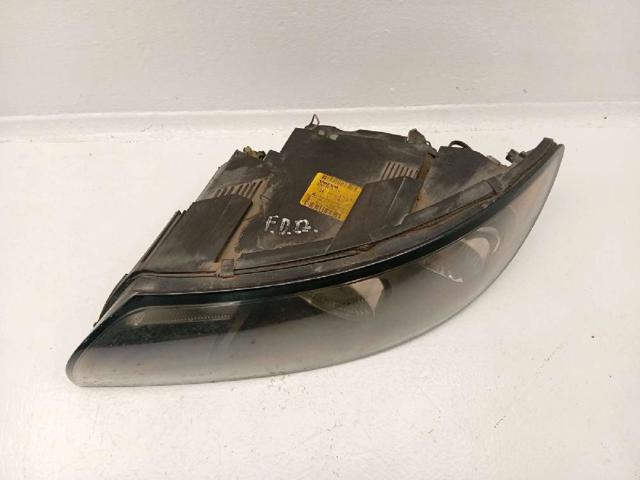 VOLVO 30698873 Faro derecho  en stock Valencia