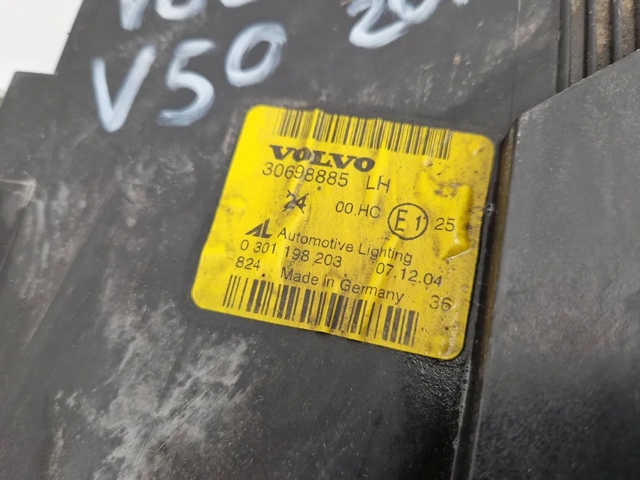 30698885 VOLVO Faro izquierdo  en stock Córdoba