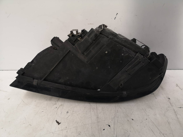 30698886 VOLVO Faro derecho  en stock Gandía