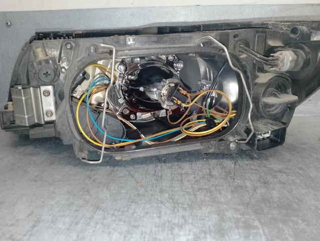 30698886 VOLVO Faro derecho  disponible Ourense