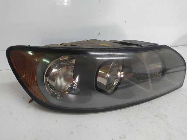 VOLVO 30698886 Faro derecho  en stock Valencia