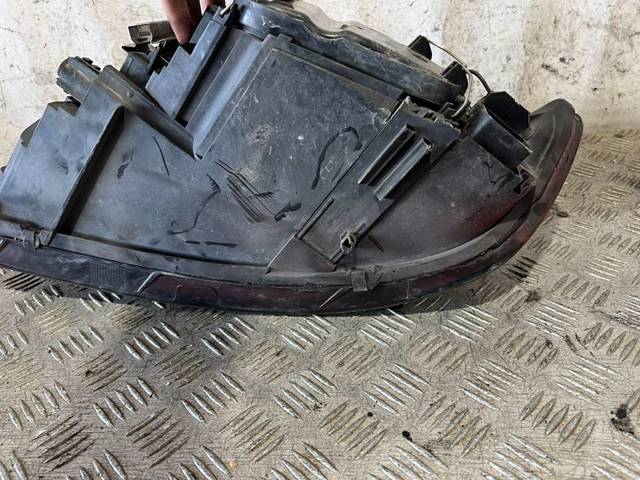 VOLVO 30698886 Faro derecho comprar Barcelona