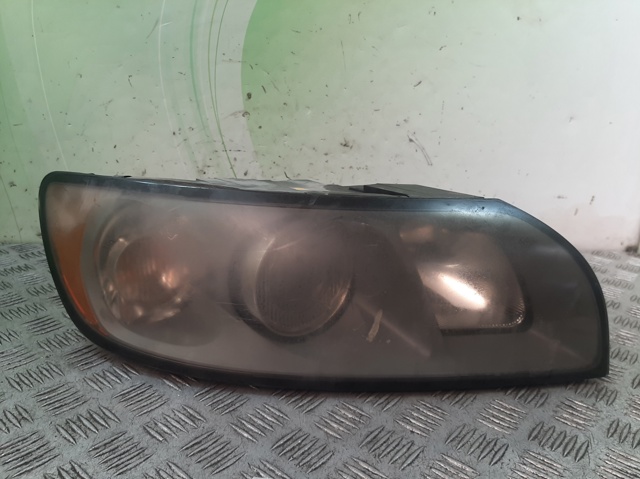 VOLVO 30698886 Faro derecho  en stock Terrassa