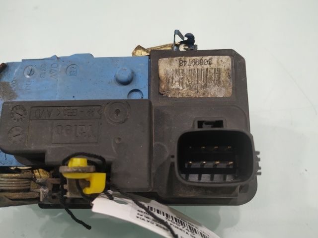 VOLVO 30699748 Cerradura de puerta delantera derecha  comprar en Ponferrada