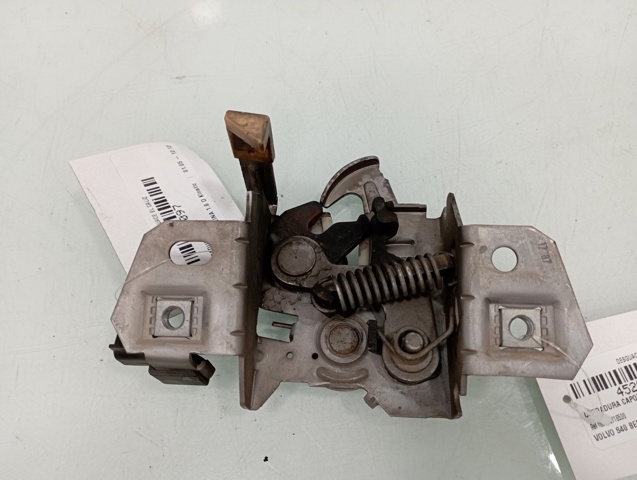 VOLVO 30716530 Cerradura de capó  en stock Terrassa
