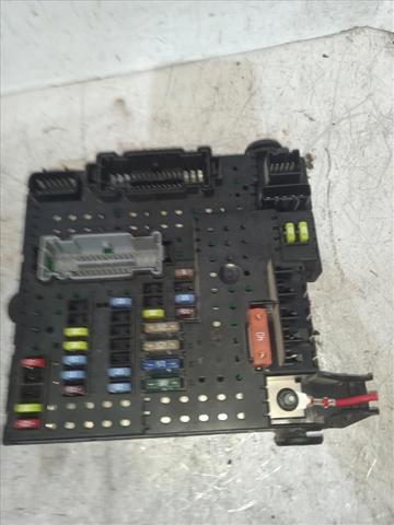 30728512 VOLVO Caja de fusibles trasera interior comprar Alcalá