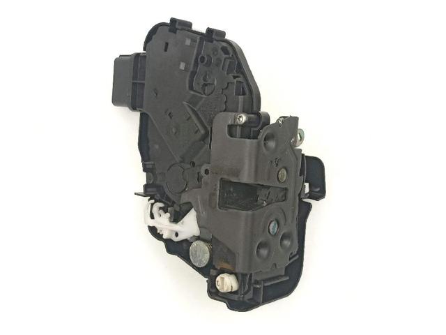 VOLVO 30753668 Cerradura de puerta trasera izquierda  en stock Terrassa