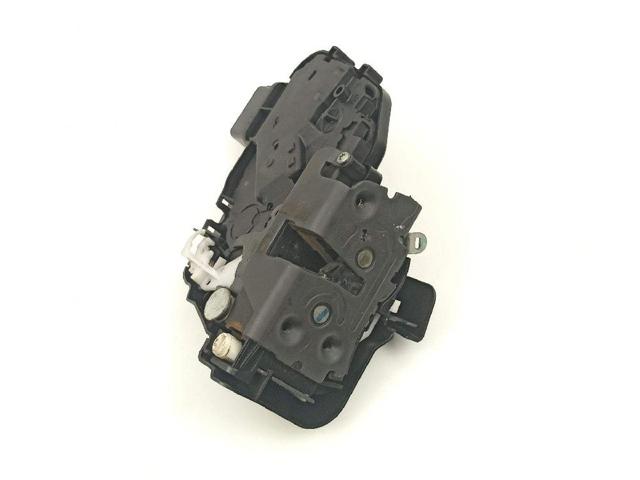 30753668 VOLVO Cerradura de puerta trasera izquierda  disponible Ourense