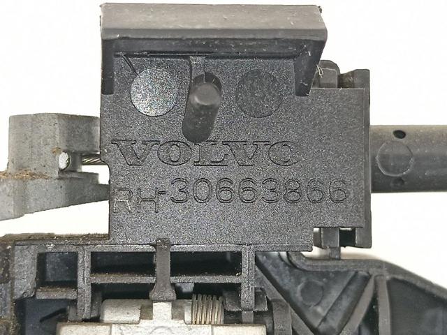 30784203 Soporte de manija exterior de puerta delantera derecha  disponible Málaga