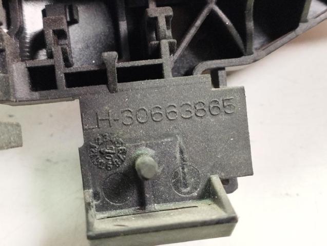 30784203 Soporte de manija exterior de puerta delantera derecha  disponible Málaga