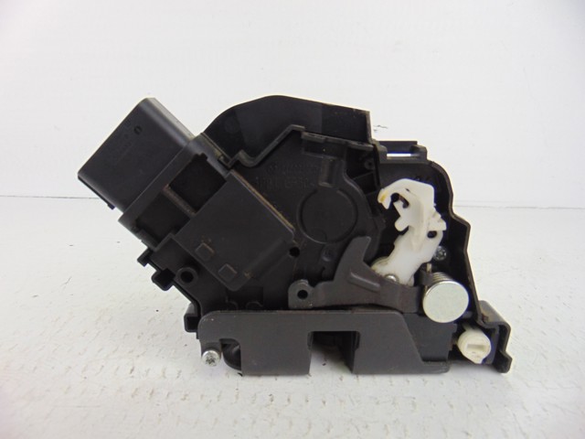 VOLVO 30799316 Cerradura de la puerta trasera derecha  comprar en Murcia