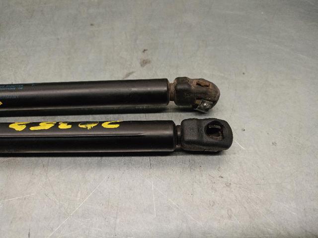 30803472 VOLVO Amortiguador maletero  en stock Gandía