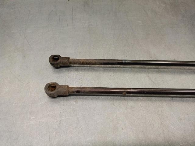 30803472 VOLVO Amortiguador maletero  en stock Gandía