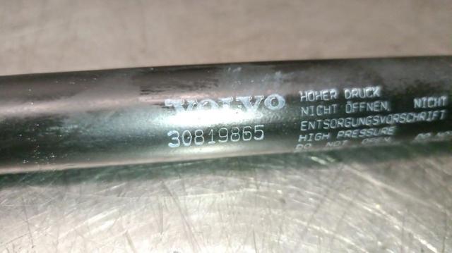 VOLVO 30819865 Amortiguador de capó  en stock Salamanca