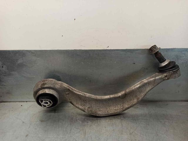 Brazo inferior izquierdo de la suspensión delantera 31106861165 BMW